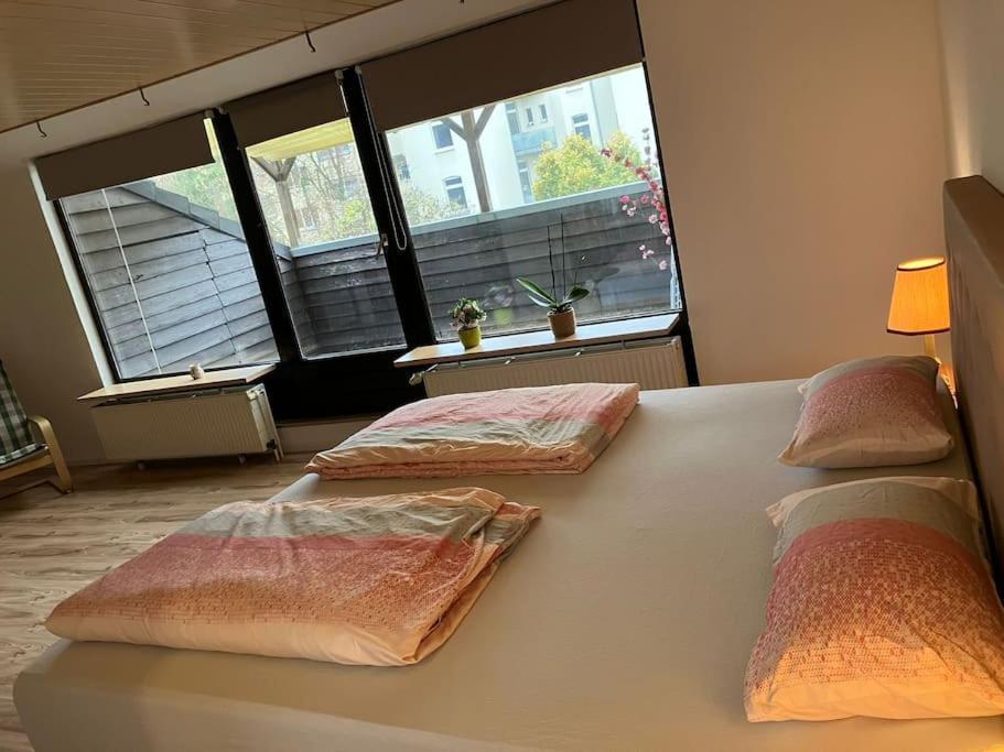 Private Studio Apartment With Balcony In Dortmund-Brackel Esterno foto