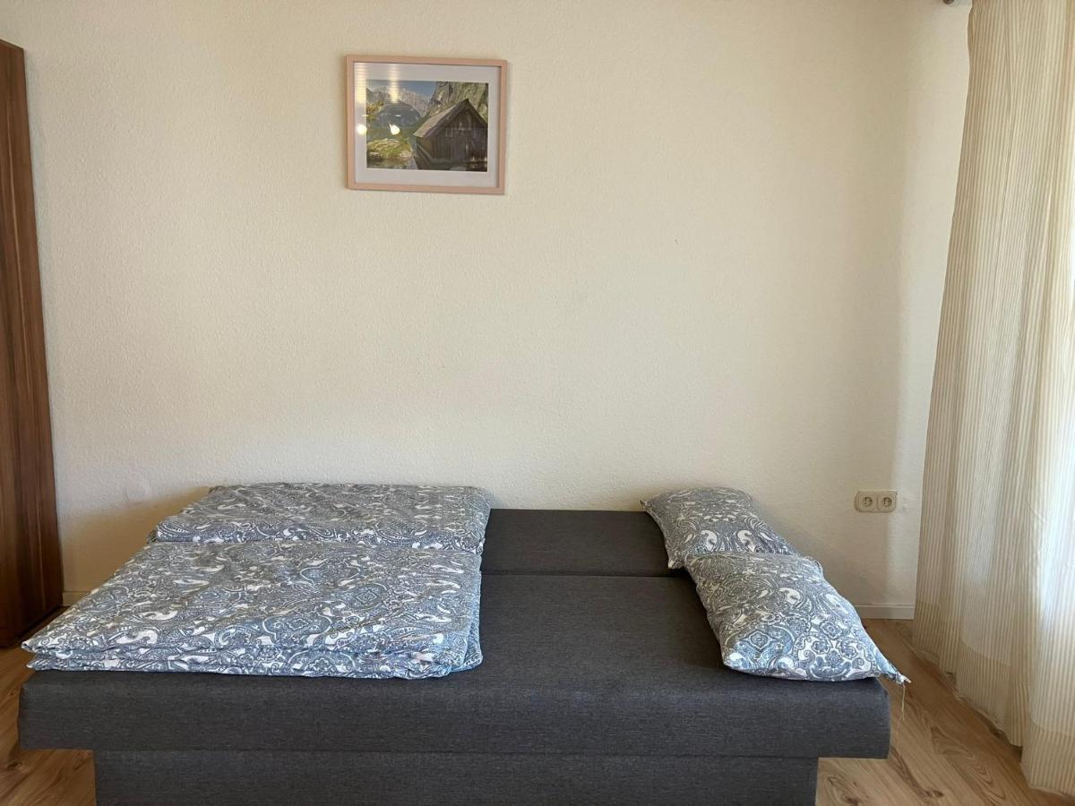 Private Studio Apartment With Balcony In Dortmund-Brackel Esterno foto