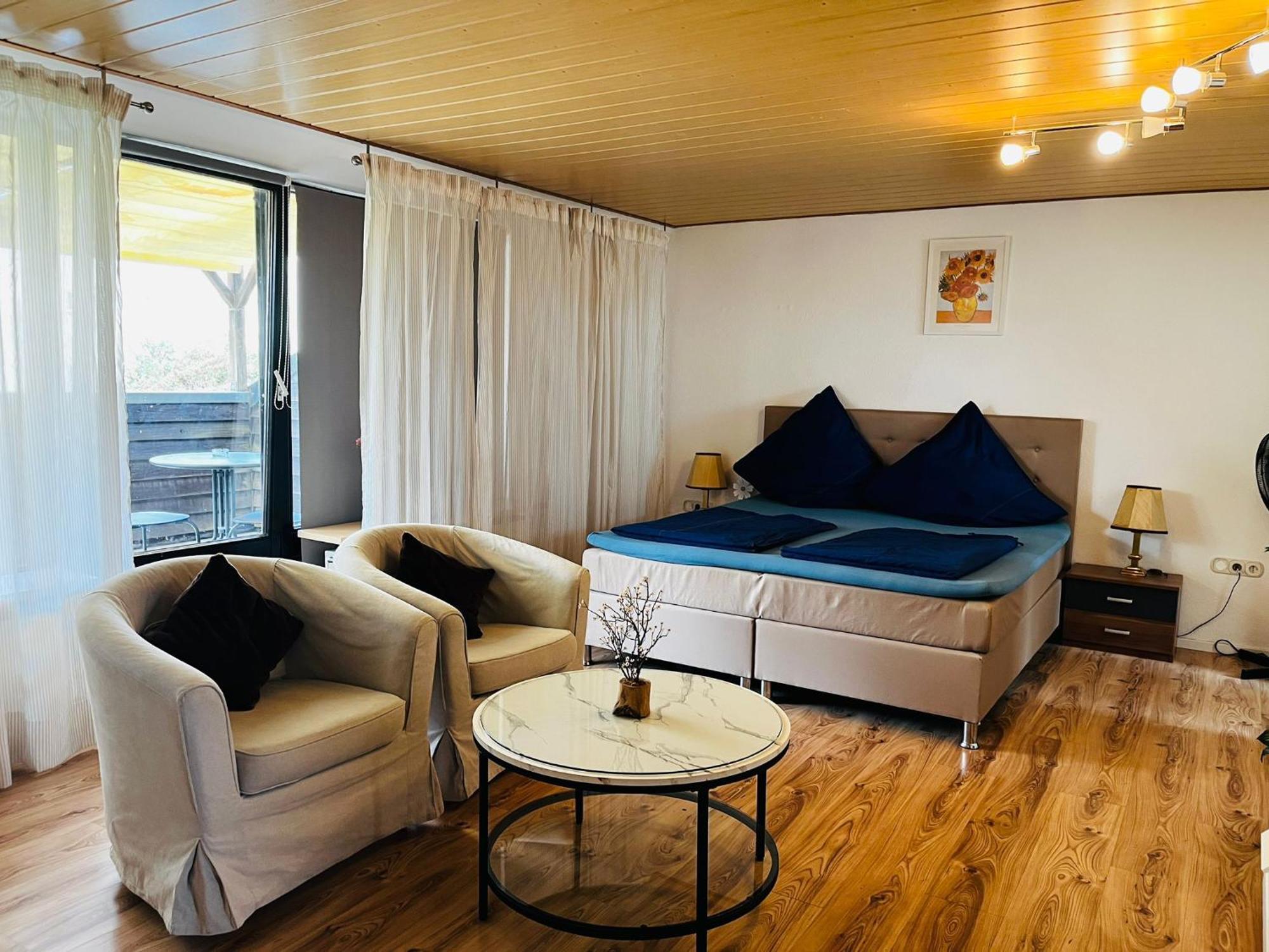 Private Studio Apartment With Balcony In Dortmund-Brackel Esterno foto